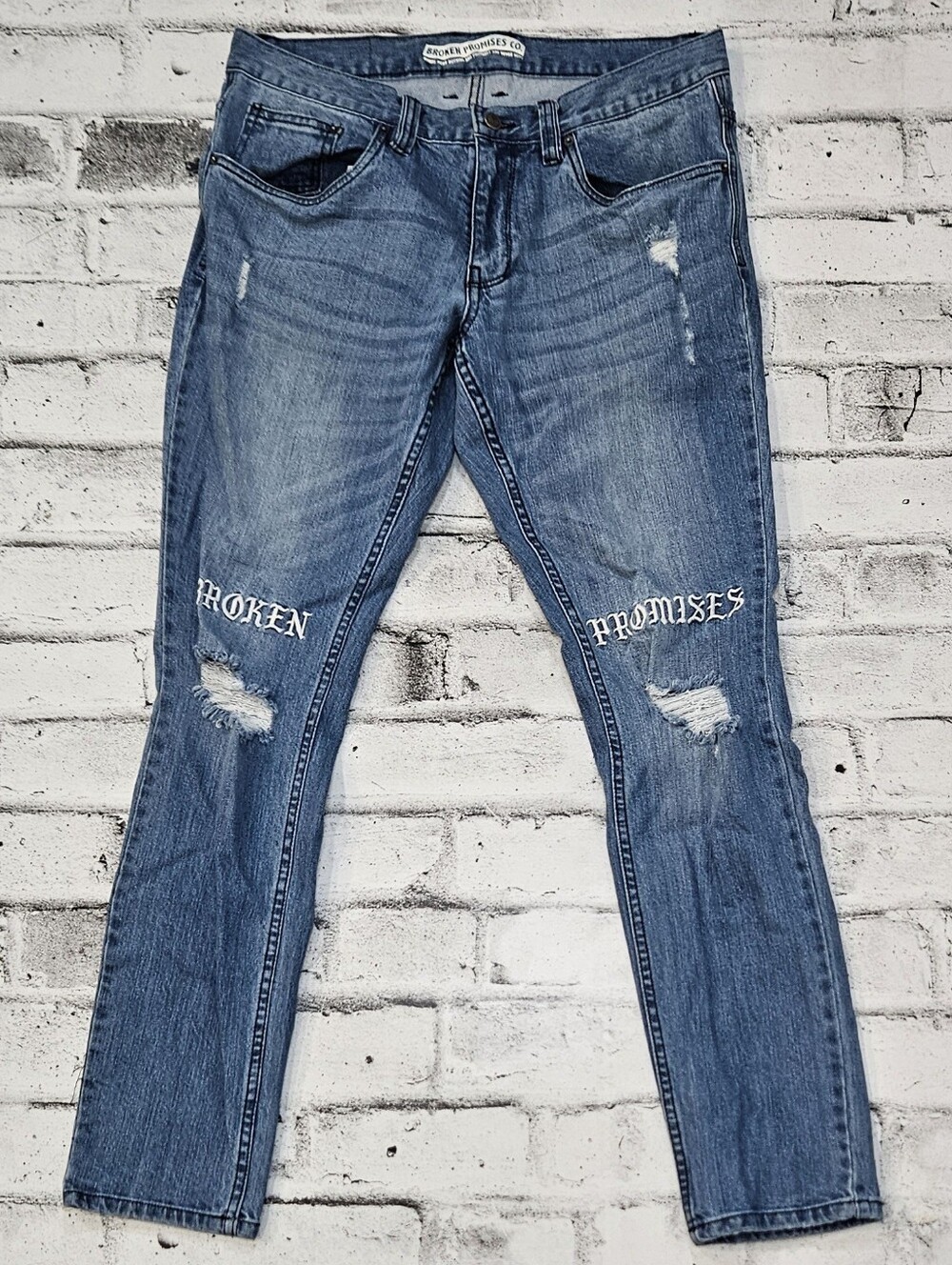 Broken Promises Mens Jeans 32 Blue Distressed Embroidered Cobra Straight